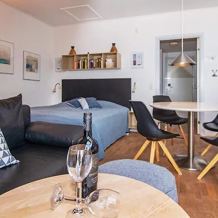 4 Person On A In Appartement *