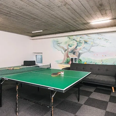 4 Person On A In Appartement *