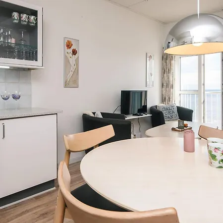 4 Person On A In Apartment *