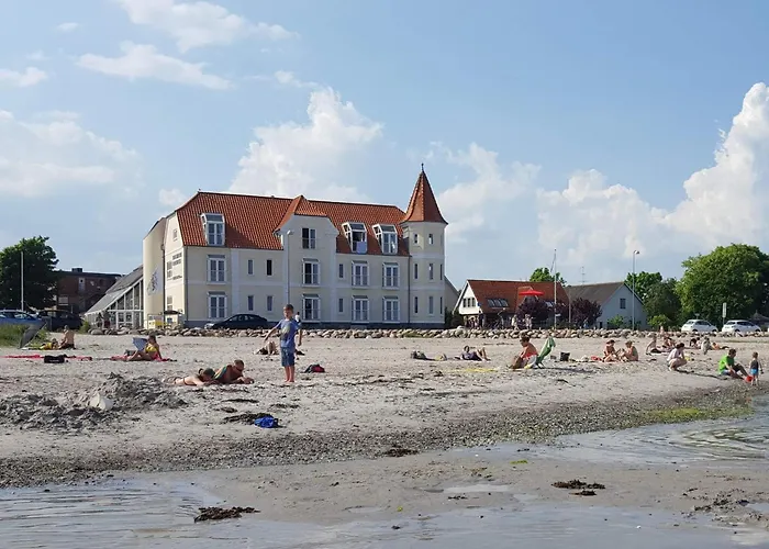 4 Person On A In * Hejls